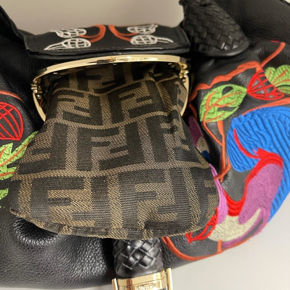 FENDI Rare Limited Edition Squirrel Spy Hobo Bag - Picture 4 of 15